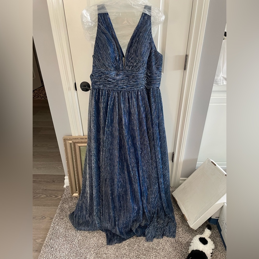 Prom Dress (never worn)